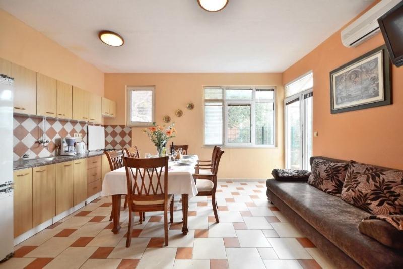 로크바 로고즈니차 House Rogoznica 빌라 외부 사진